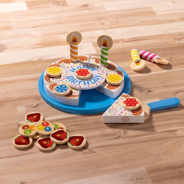 Tuotekuva 4 - Puinen syntymäpäiväkakku Melissa & Doug