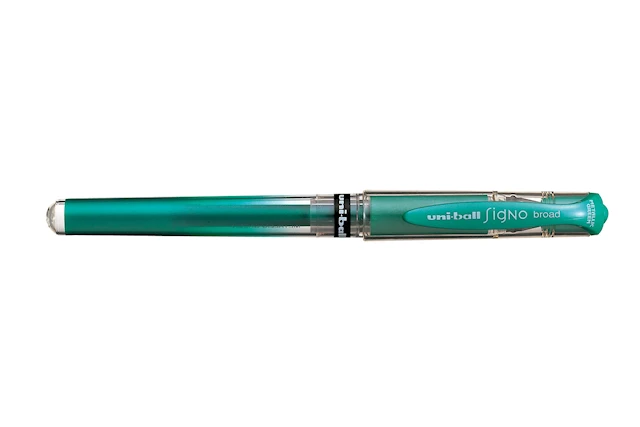 Rollerpenna Signo Broad UM-153 Green, Uni-Ball