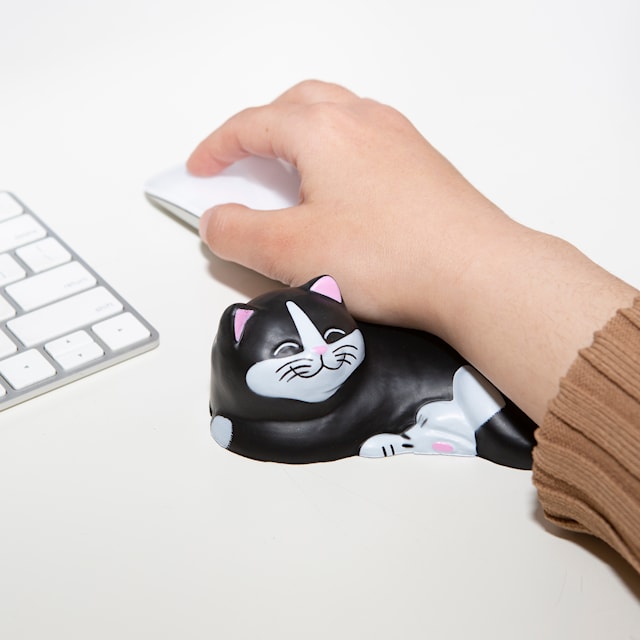 Tuotekuva 2 - Cat Wrist Rest, Kikkerland