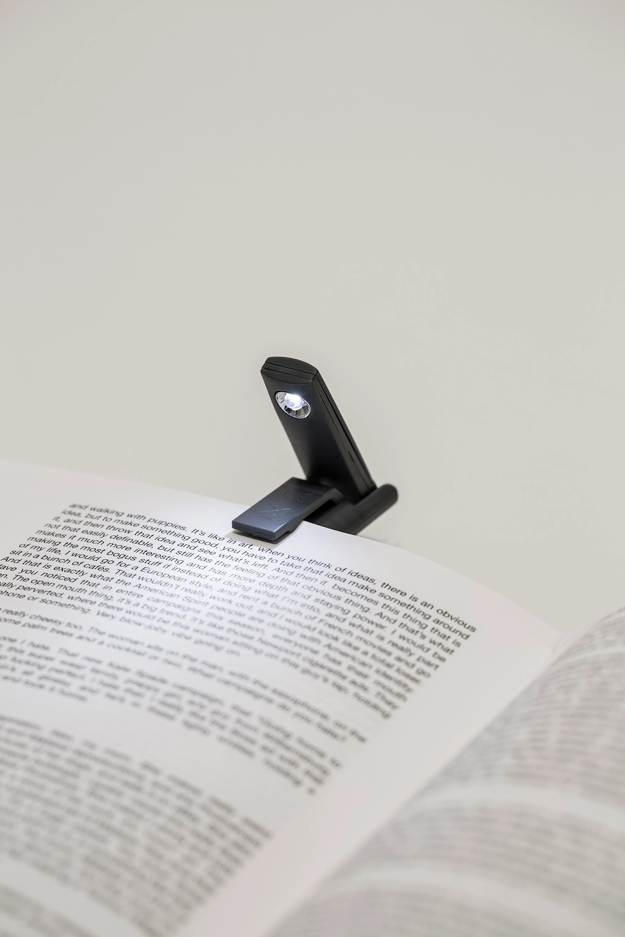 Tuotekuva ille LED Clip On Mini -lukuvalo