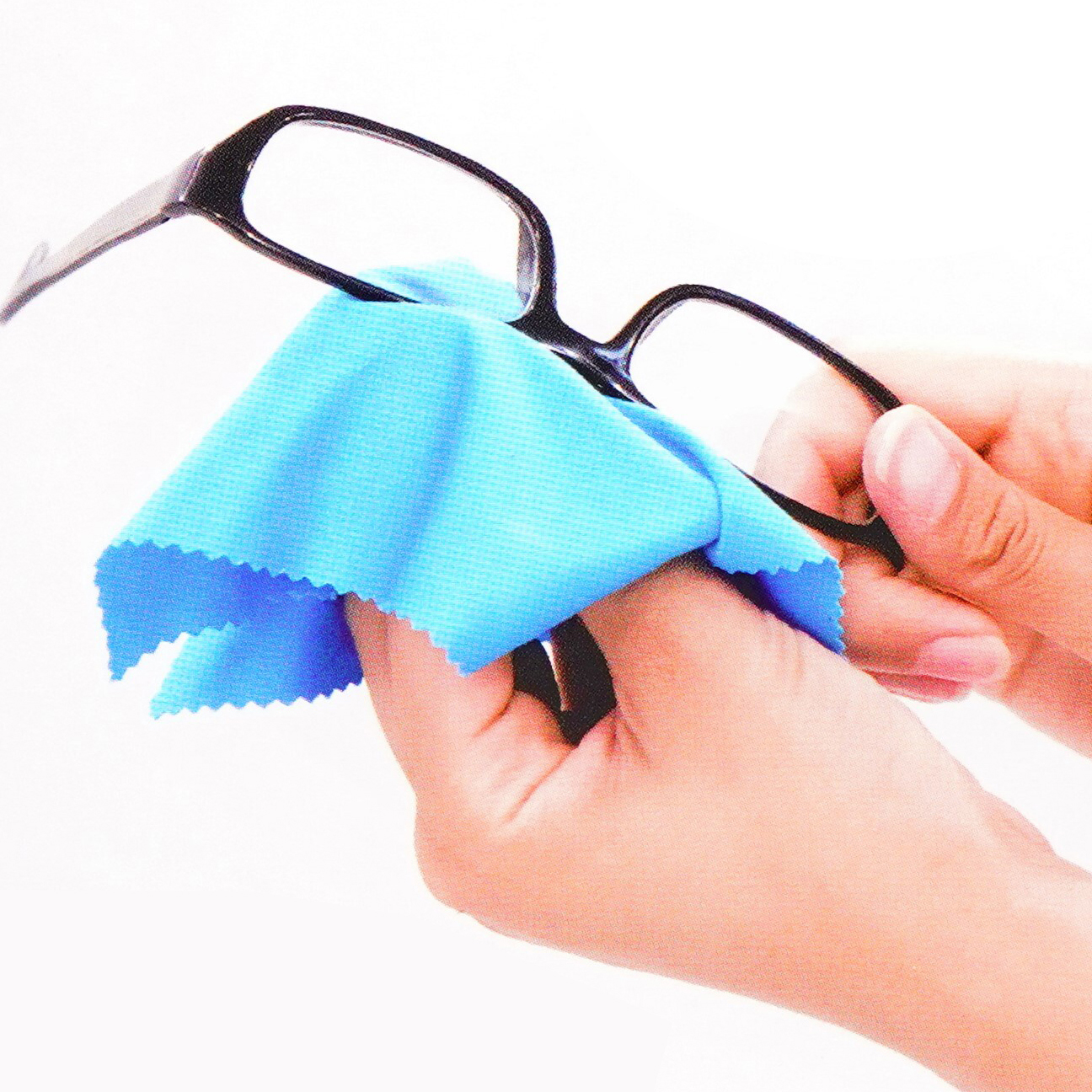 Anti Fog Cleaning Cloth Kikkerland