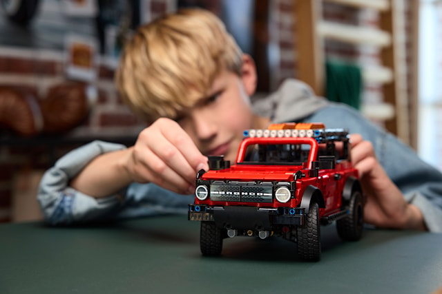 Produktbild 3 för Ford Bronco® SUV LEGO® Technic (42213)