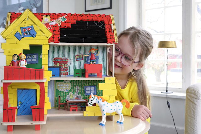 Tuotekuva 2 - Pippi Huonekalusetti 1 Pöytä + Tuolit Micki