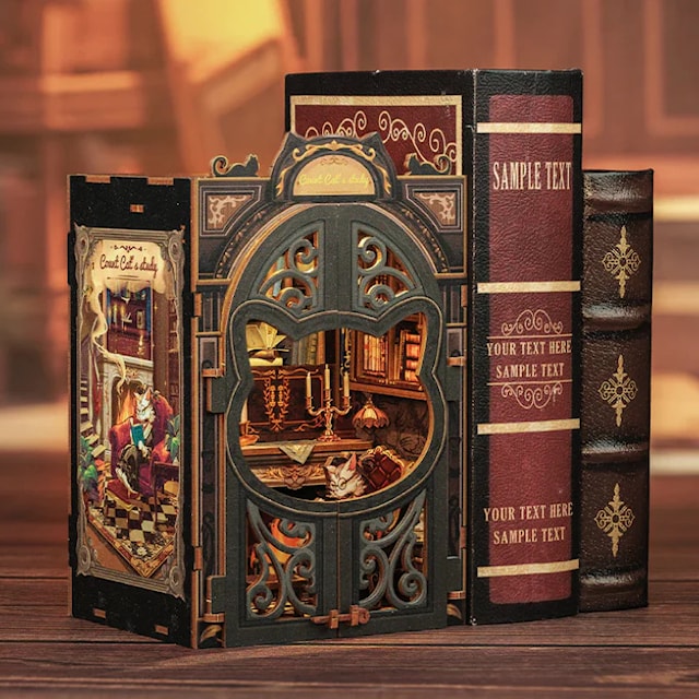 Produktbilde 3 for Miniature Book Nook: Count Cat's Study