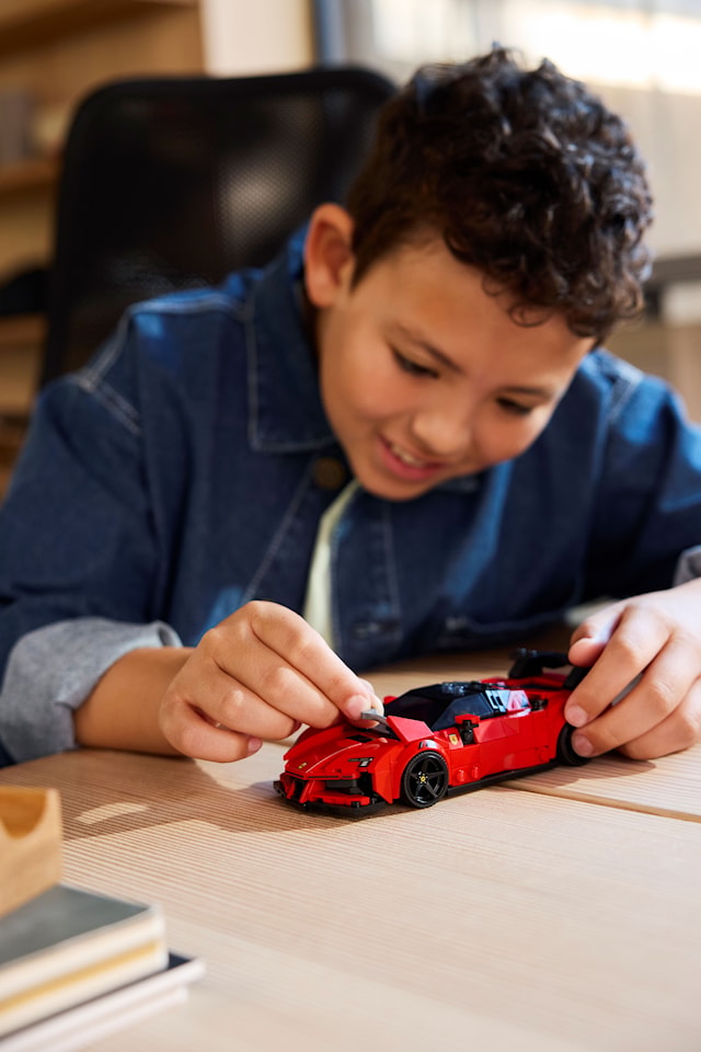 Tuotekuva 3 - Ferrari SF90 XX Stradale ‑urheiluauto LEGO® Speed Champions (77254)