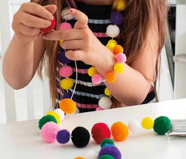 Pärlor Pompom 20 & 30 mm 200-pack Playbox
