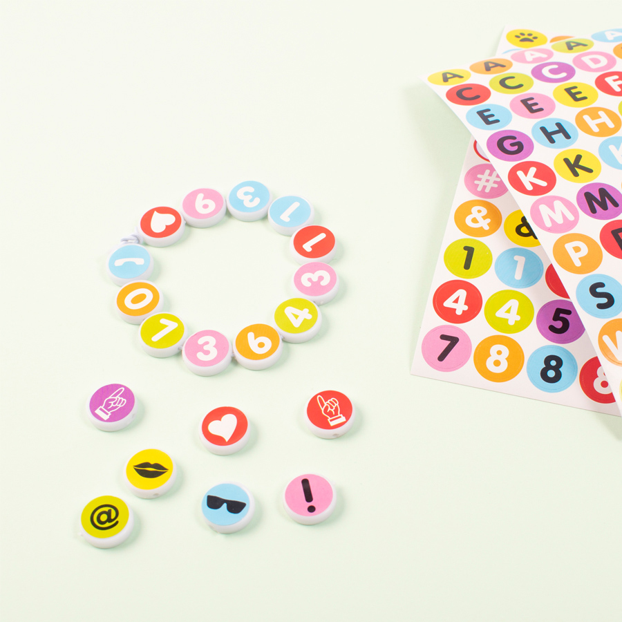 Klistermärken bokstäver och siffror 1000-pack Playbox