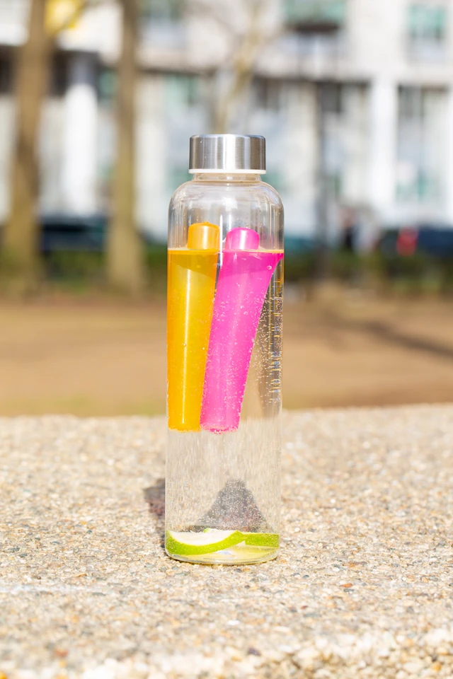 8 Reusable Ice Sticks Kikkerland