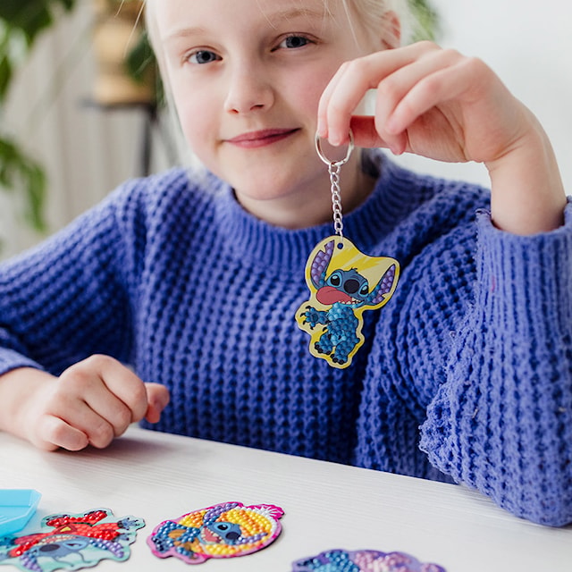 Tuotekuva 2 - Timanttimaalaus Magneetit & Avaimenperät Stitch