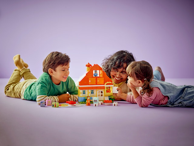 Tuotekuva 3 - Blueyn perheen talo ja muistipeli LEGO® DUPLO Bluey (10459)