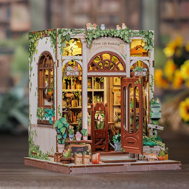 Book Nook: Green Life Bookshop, CuteBee