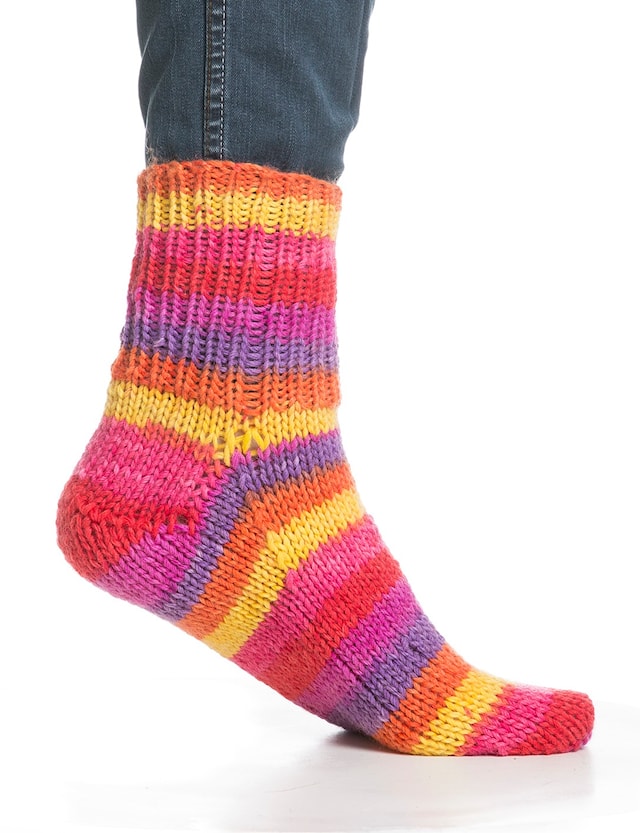 Tuotekuva 2 - Raggen 150 g Multiväri keltainen/kirsikka 741 Viking Garn