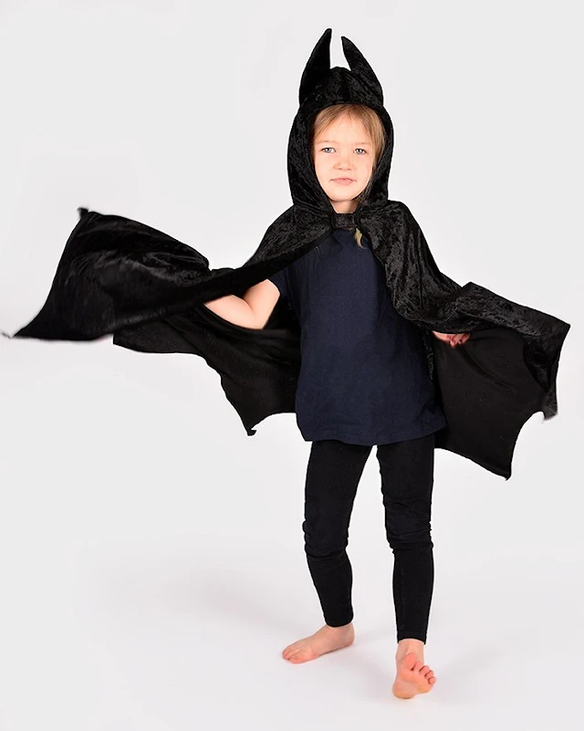 Naamiaisasu Bat/Bat Cape