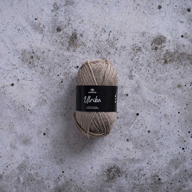 Ulrika Villalanka 50 g Meleerattu beige Svarta Fåret