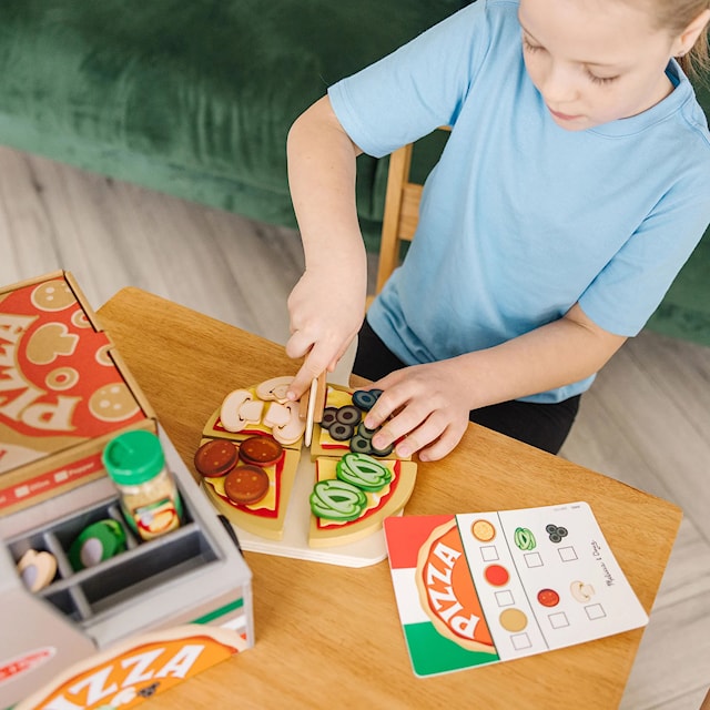 Tuotekuva 5 - Melissa & Doug Top & Bake -pizzatiskileikkisetti, 41 osaa