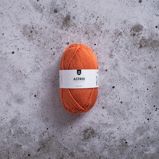 Astrid Villalanka 50 g Fiery orange Järbo