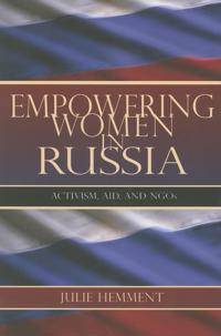 Bokomslag för "Empowering Women in Russia"