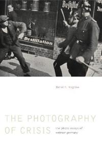 Bokomslag för "The Photography of Crisis"