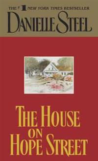Kirjan kansi The House on Hope Street