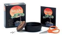 The mini Bonsai kit. 1 bok. 1 saks. 1 pose frø. 1 skål og 1 torvbrikett