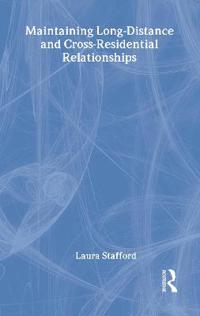 Kirjan kansi "Maintaining Long-Distance and Cross-Residential Relationships"