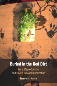 Kirjan kansi "Buried in the Red Dirt"