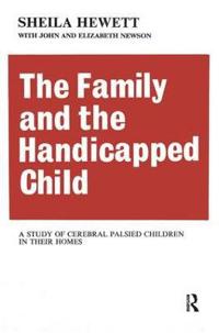 Kirjan kansi "The Family and the Handicapped Child"