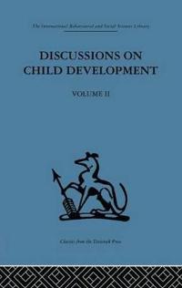 Kirjan kansi "Discussions on Child Development"