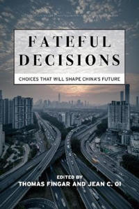 Kirjan kansi "Fateful Decisions"