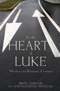 Kirjan kansi "At the Heart of Luke"
