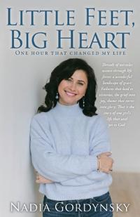 Kirjan kansi "Little Feet, Big Heart"