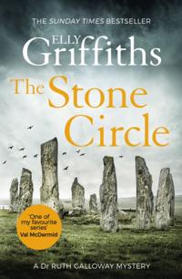 Kirjan kansi The Dr Ruth Galloway Mysteries