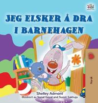 Kirjan kansi "I Love to Go to Daycare (Norwegian Children's Book)"