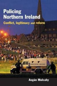 Kirjan kansi "Policing Northern Ireland"