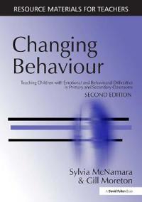 Kirjan kansi "Changing Behaviour"