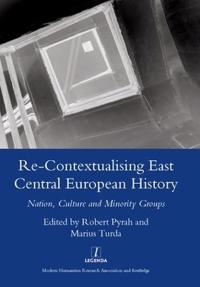 Kirjan kansi "Re-contextualising East Central European History"