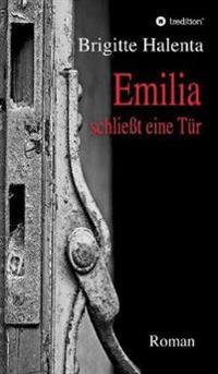Emilia schließt eine Tür