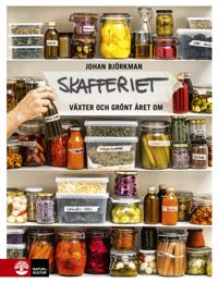 Bokomslag för Det nordiska skafferiet : torkning, mjölksyrning, fermentering, inläggningar, olja, vinäger & salt