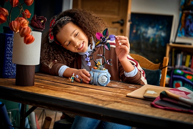Produktbild 3 för Sallys blomkruka LEGO Disney Classic (43288)