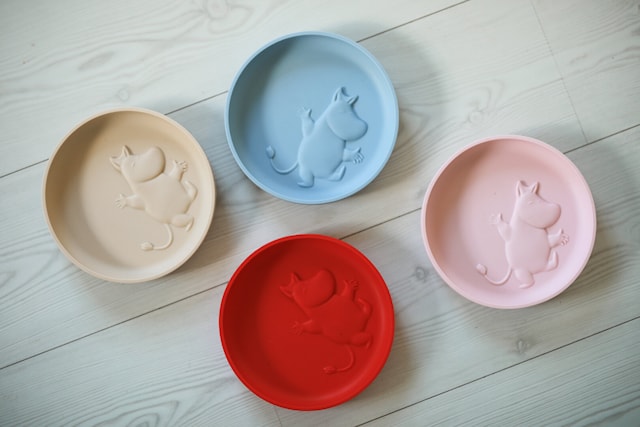 Tuotekuva 3 - Muumi Silikonilautanen Imukupilla Latte Beige Rätt Start