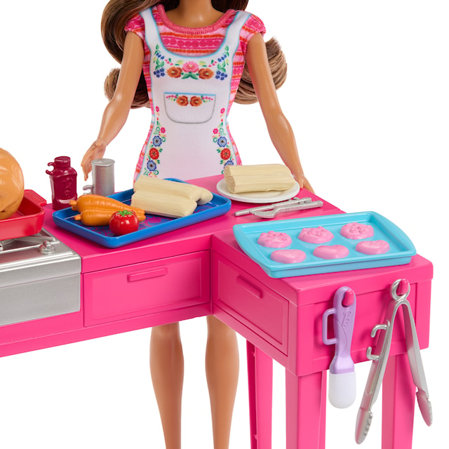 Tuotekuva 5 - Barbie Teresan Keittiö Leikkisetti Nukella ja Tarvikkeilla