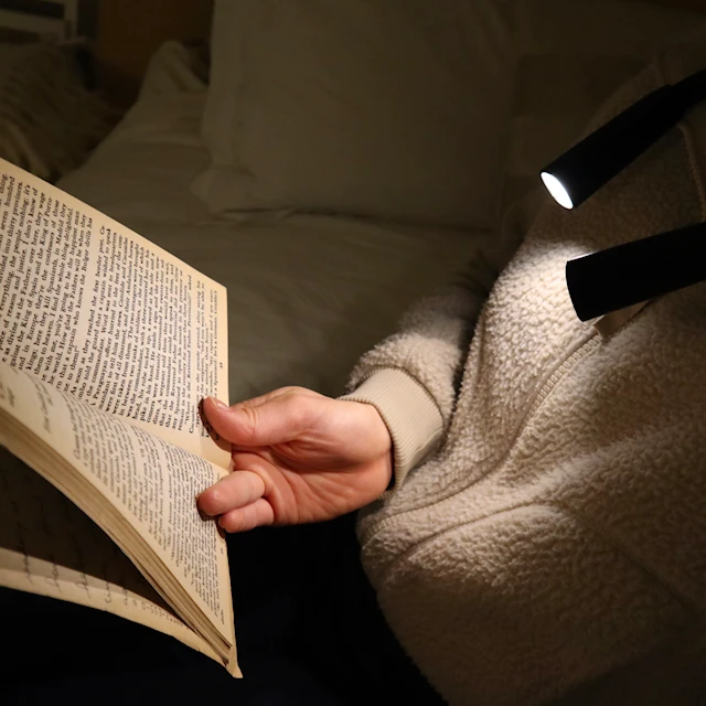 Hands-free Booklight Kikkerland