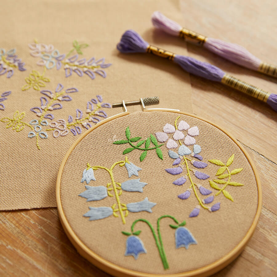 Broderikit med 2 vår motiv DMC Mindfulness