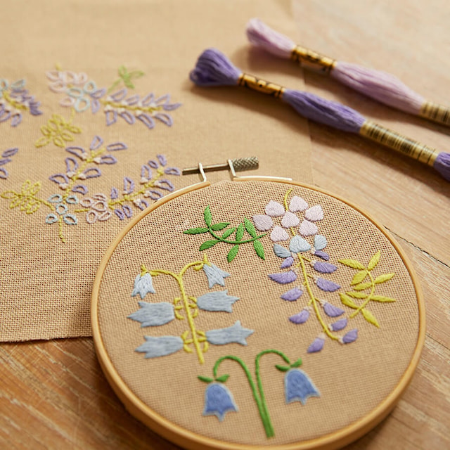 Produktbild 1 för Broderikit med 2 vår motiv DMC Mindfulness