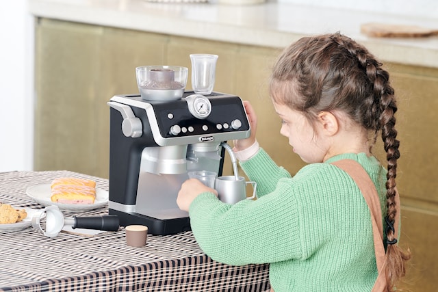 Produktbild 4 för Casdon Delonghi Kaffemaksin Lekset
