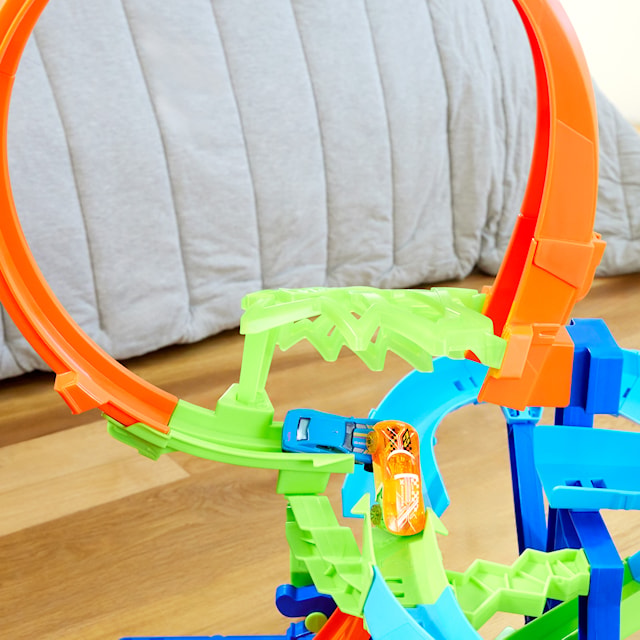Tuotekuva 6 - Hot Wheels -temppuradat Big Air Crash -autorata
