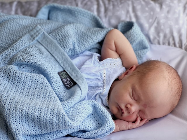 Produktbild 2 för Babyfilt Soft Grid EKO True Blue Vinter & Bloom