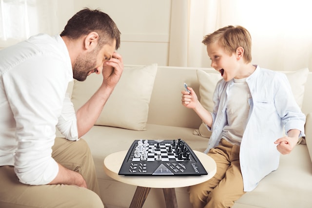 Produktbild 3 för ChessMan®  Elite, Electronic chess game