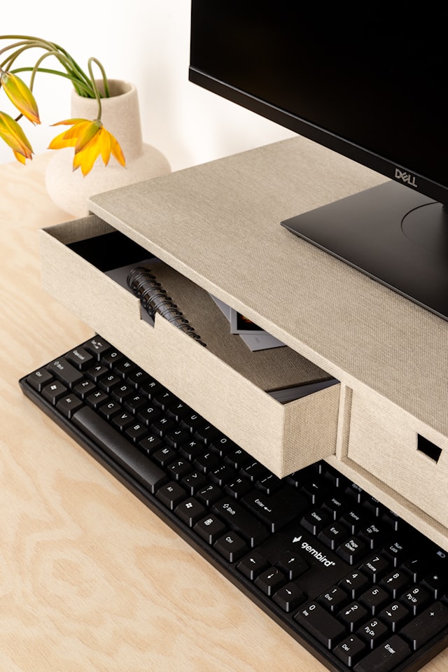 Produktbilde 7 for Laptopstøtte Ted med oppbevaring Linen 48,5x26x15cm Bigso Box of Sweden