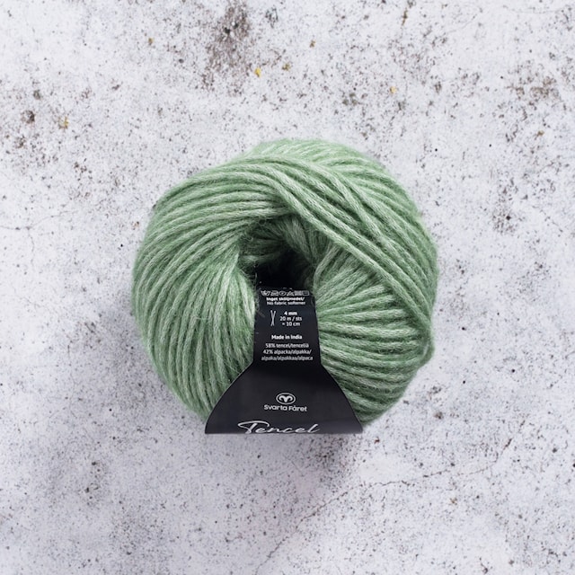 Tencel Blow alpakka-miks garn 50g Lounge Green 091 Svarta Fåret